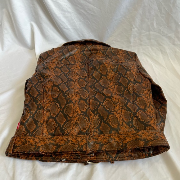 🧡HP🧡Levi’s Faux Leather Snake Belted Motorcycle Jacket - Picture 3 of 4